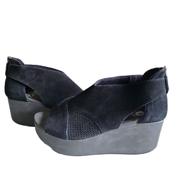 Yellow Box Sandal Womens 9.5 Babsi Black Platform Wedge Suede Sandal - Picture 1 of 14